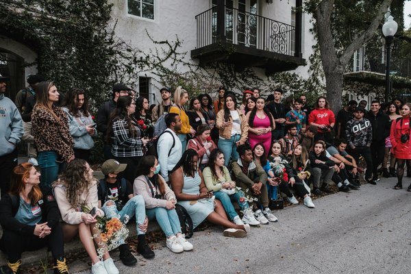 Flexibilität im Alter bewahren: Die Vorteile regelmäßiger Dehnübungen für mehr Beweglichkeit